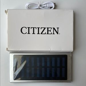 Citizen Silver and Black Solar Charger & Power Bank